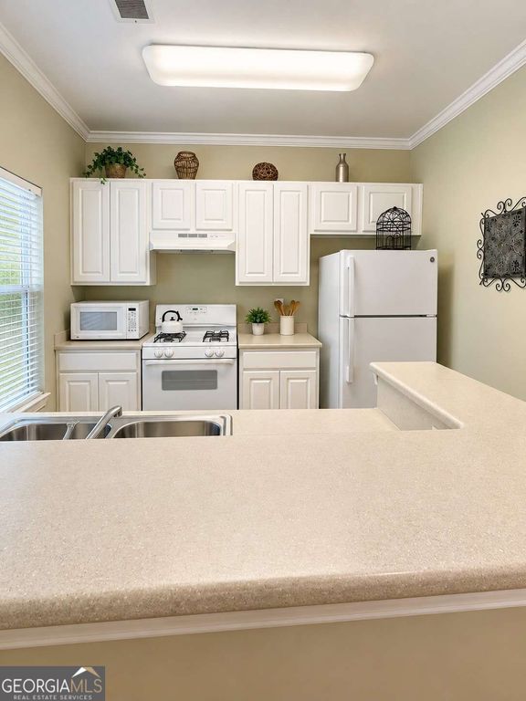 2585 Laurel Circle NW, Atlanta, GA 30311 — photo 3