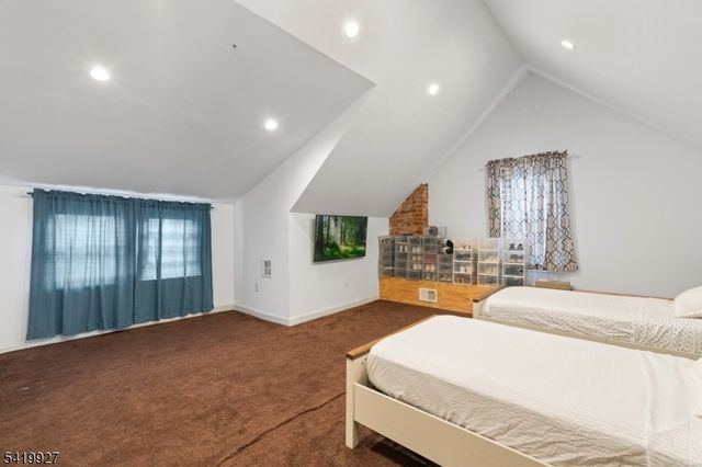 886 Degraw Ave, Newark City, NJ 07104