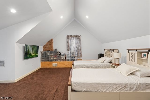 886 Degraw Ave, Newark City, NJ 07104