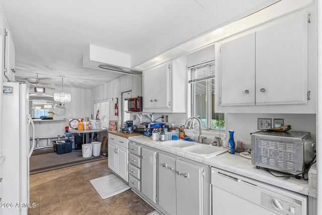 300 S VAL VISTA Drive 72, Mesa, AZ 85204