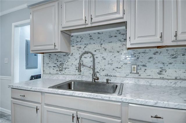 2412 Pine Tree WAY, Suffolk, VA 23434