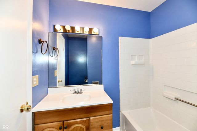 581 Northgate Drive, Greenwood, IN 46143