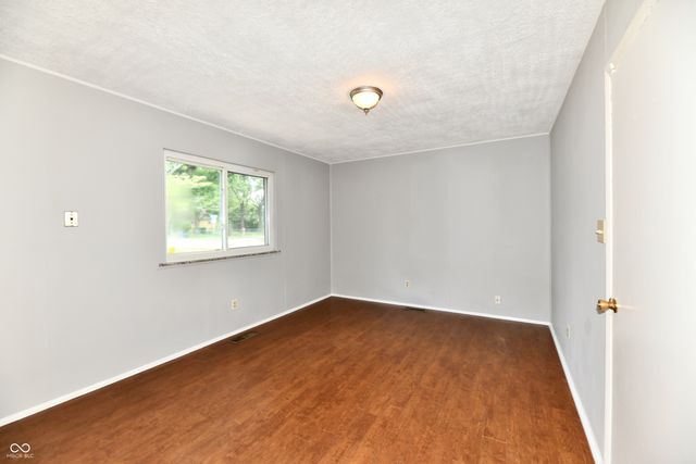 581 Northgate Drive, Greenwood, IN 46143