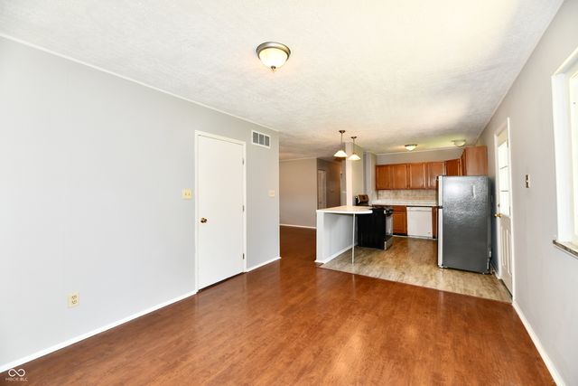 581 Northgate Drive, Greenwood, IN 46143