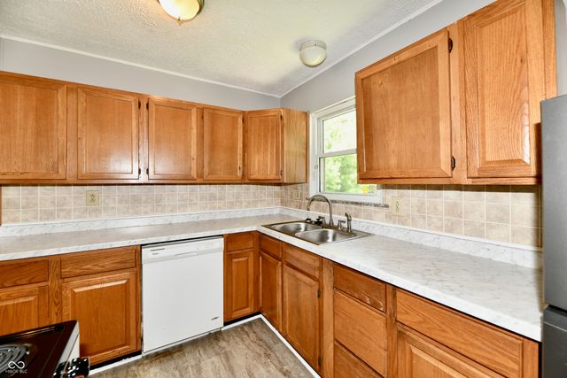 581 Northgate Drive, Greenwood, IN 46143