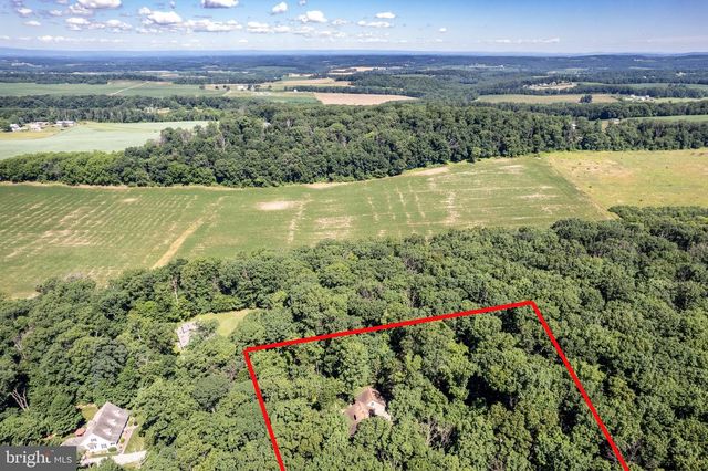 1919 GRAVEL DR, Hampstead, MD 21074
