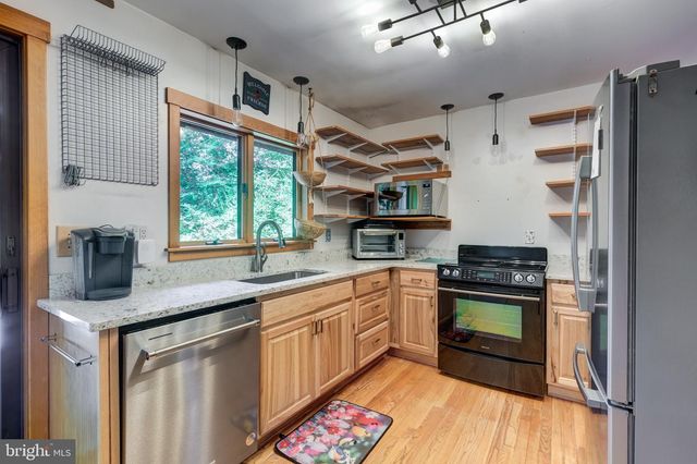 1919 GRAVEL DR, Hampstead, MD 21074