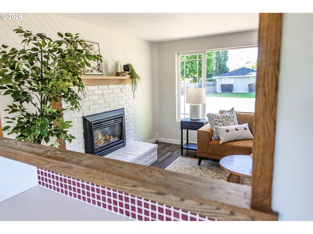196 MAVERICK Ave, Eugene, OR 97404