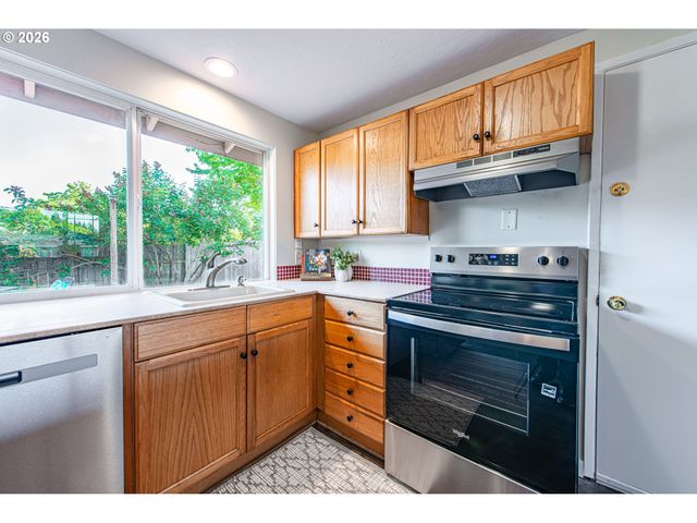 196 MAVERICK Ave, Eugene, OR 97404