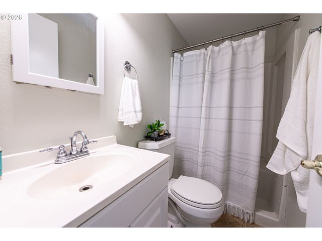 196 MAVERICK Ave, Eugene, OR 97404