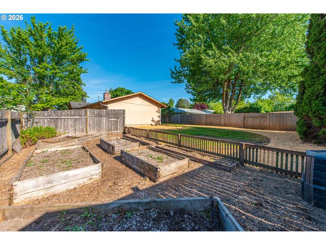 196 MAVERICK Ave, Eugene, OR 97404
