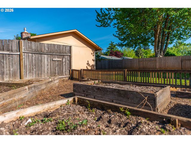 196 MAVERICK Ave, Eugene, OR 97404