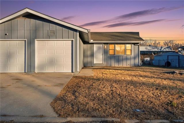 620 N 13th Terrace, Leavenworth, KS 66048