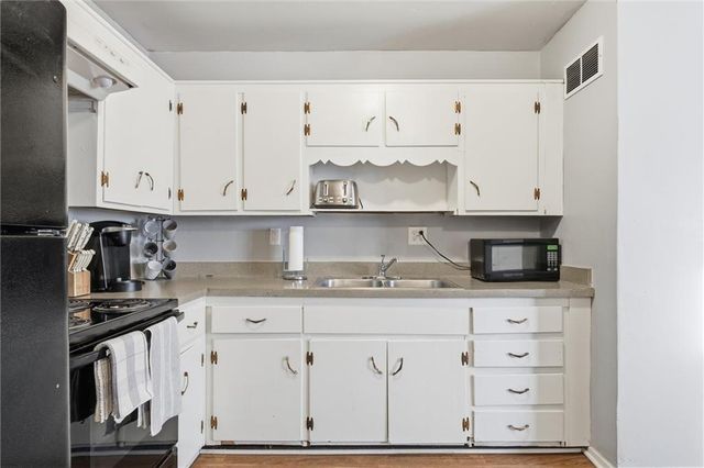 620 N 13th Terrace, Leavenworth, KS 66048