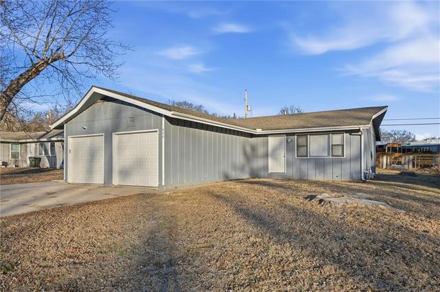 620 N 13th Terrace, Leavenworth, KS 66048