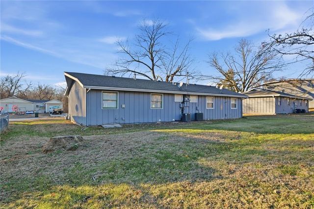 620 N 13th Terrace, Leavenworth, KS 66048