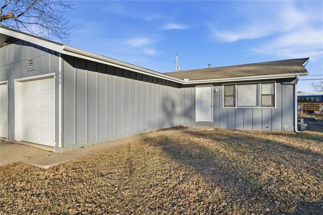 620 N 13th Terrace, Leavenworth, KS 66048