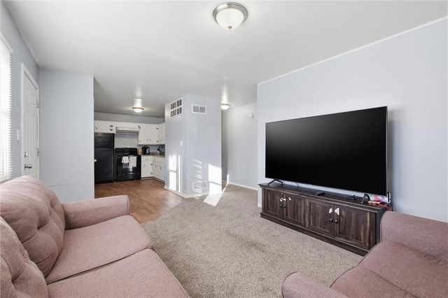 620 N 13th Terrace, Leavenworth, KS 66048