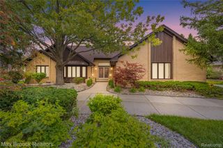 4418 Pinehurst Drive, West Bloomfield Charter Township, MI 48322