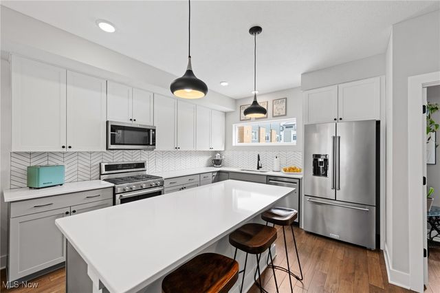 5909 Father Caruso Drive, Cleveland, OH 44102