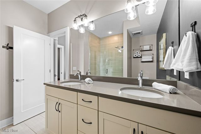 5909 Father Caruso Drive, Cleveland, OH 44102