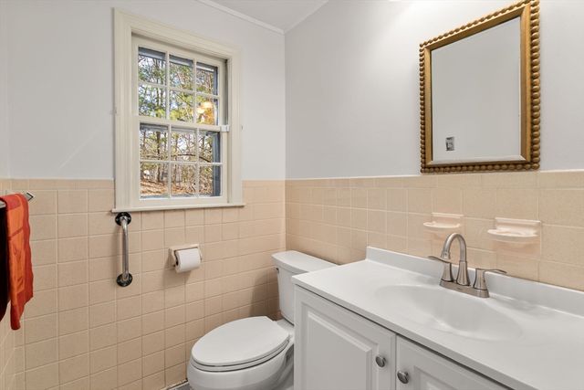 162 Western Ave, Sherborn, MA 01770