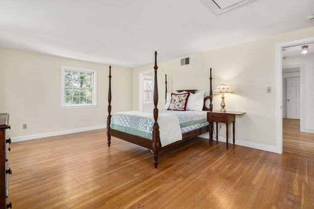 162 Western Ave, Sherborn, MA 01770