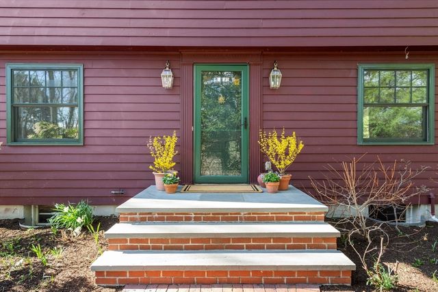 162 Western Ave, Sherborn, MA 01770