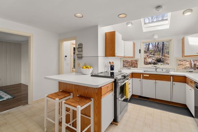 162 Western Ave, Sherborn, MA 01770