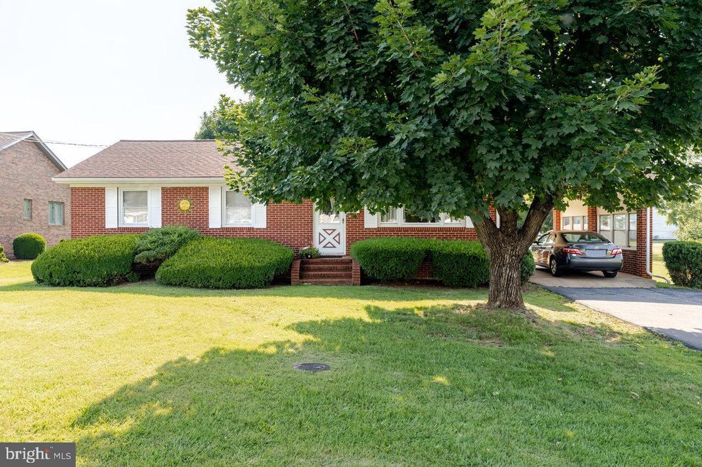 205 LEWIS AVE, Elkton, VA 22827