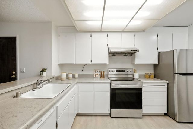 332 Philip Drive 303, Daly City, CA 94015