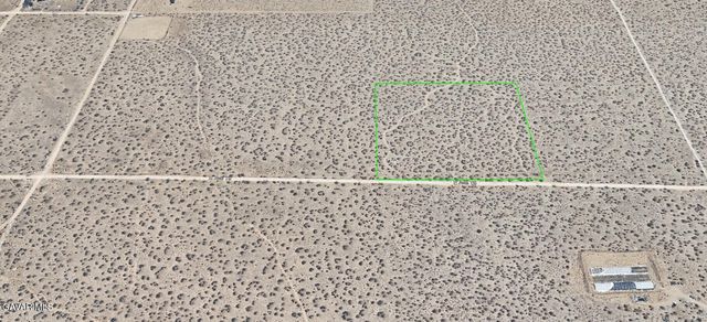 17700 E Avenue T8, Llano, CA 93591