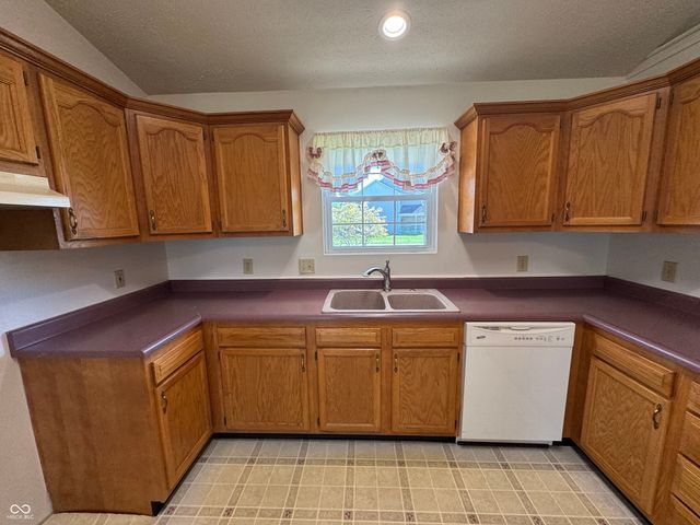 1207 N Monroe Way, Rushville, IN 46173