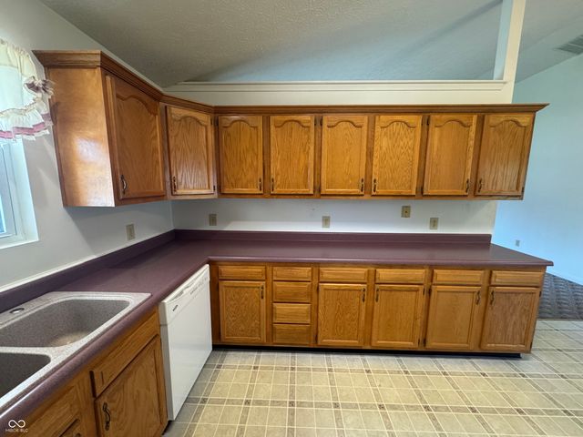 1207 N Monroe Way, Rushville, IN 46173