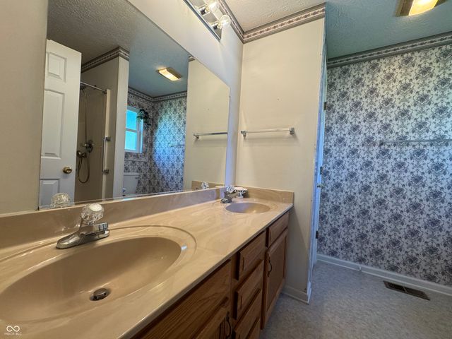 1207 N Monroe Way, Rushville, IN 46173