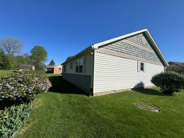 1207 N Monroe Way, Rushville, IN 46173