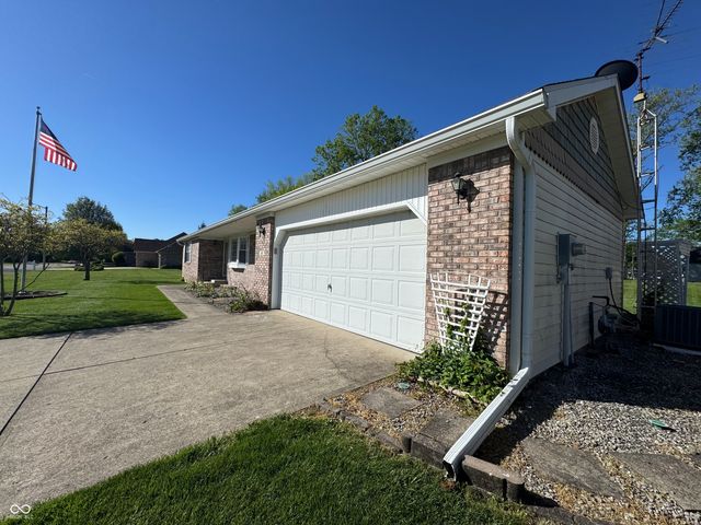 1207 N Monroe Way, Rushville, IN 46173