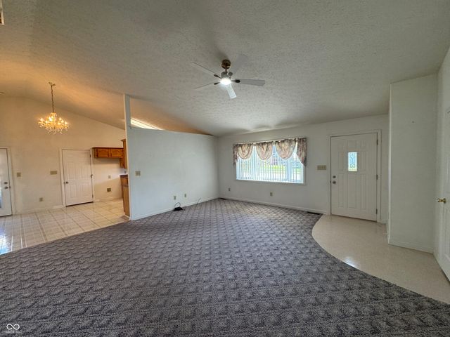 1207 N Monroe Way, Rushville, IN 46173