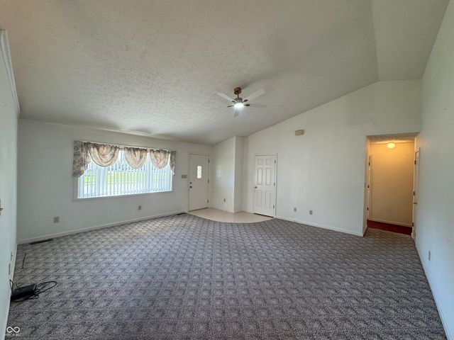 1207 N Monroe Way, Rushville, IN 46173