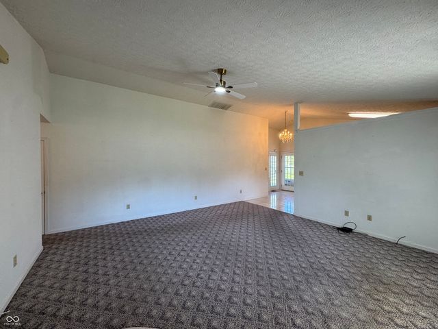 1207 N Monroe Way, Rushville, IN 46173