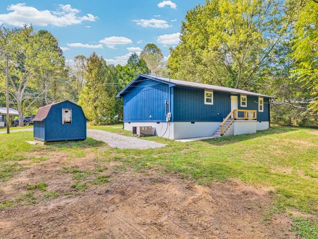 121 Twin Oaks Rd, Pikeville, TN 37367