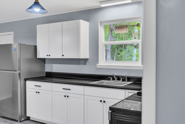 121 Twin Oaks Rd, Pikeville, TN 37367