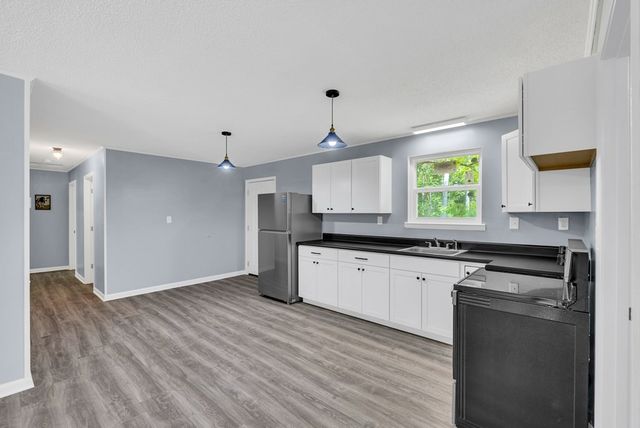 121 Twin Oaks Rd, Pikeville, TN 37367