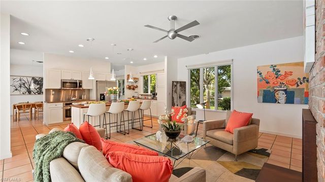 586 Yucca RD, Naples, FL 34102