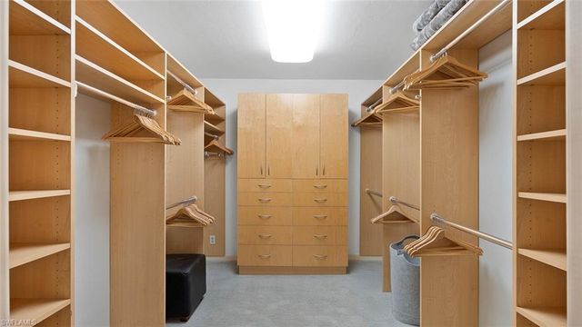 586 Yucca RD, Naples, FL 34102