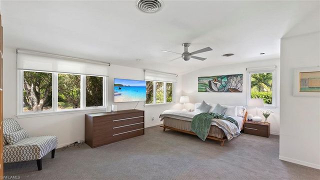 586 Yucca RD, Naples, FL 34102