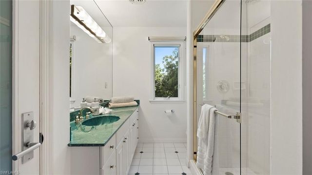 586 Yucca RD, Naples, FL 34102