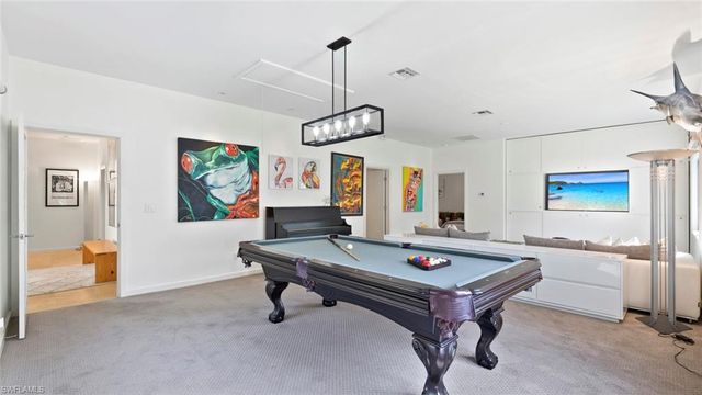 586 Yucca RD, Naples, FL 34102