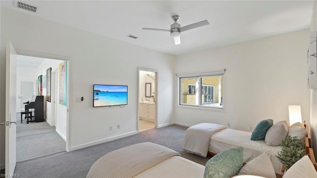 586 Yucca RD, Naples, FL 34102