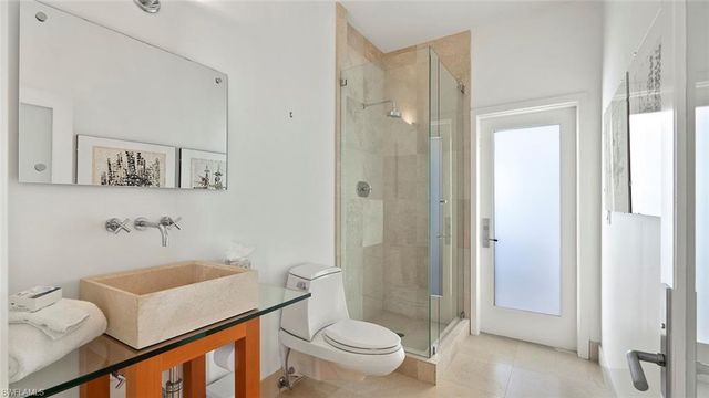 586 Yucca RD, Naples, FL 34102